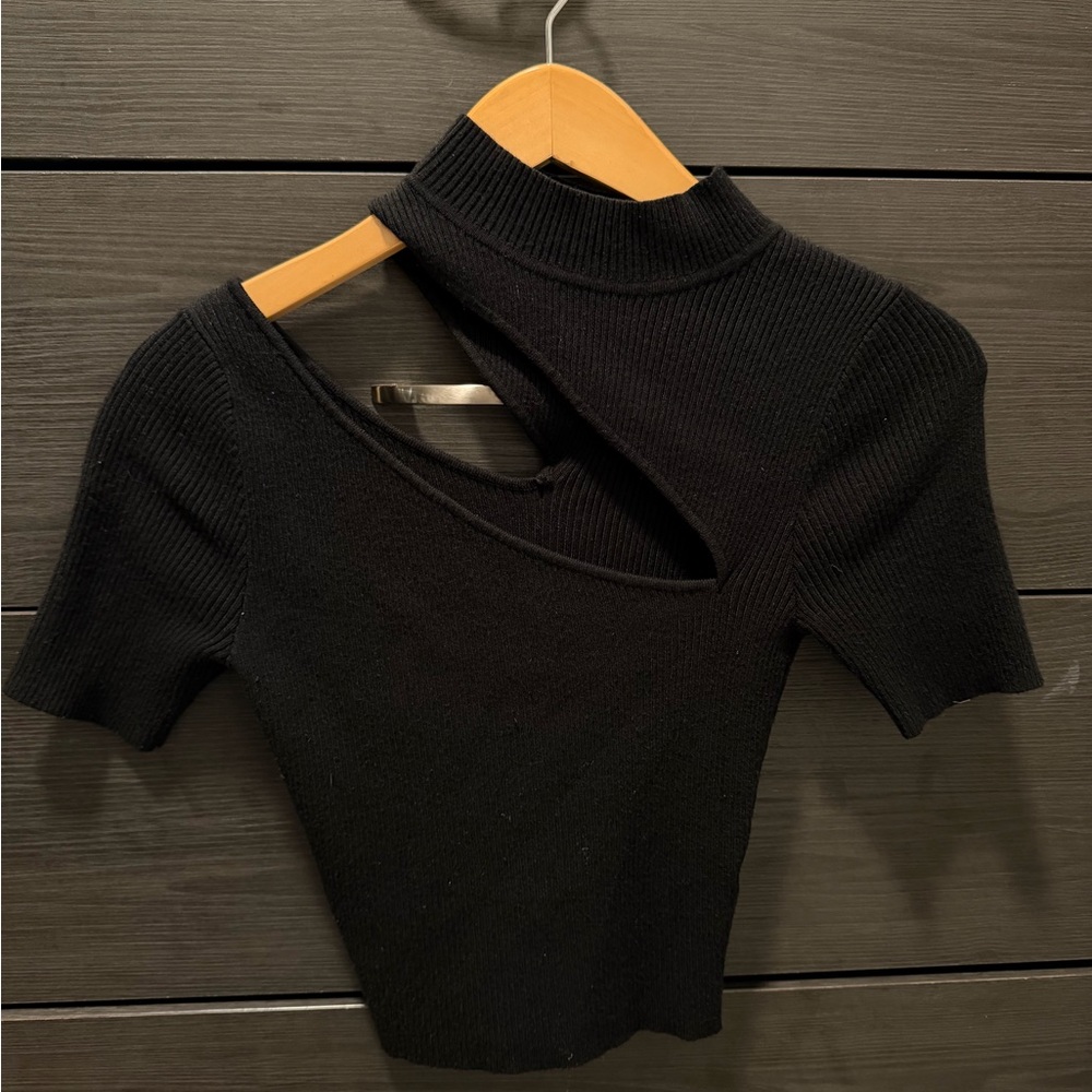 Le Lis Black Asymmetric Cutout Ribbed Crop Top